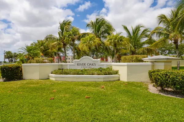 3902 Sabal Way, Fort Pierce, FL 34981
