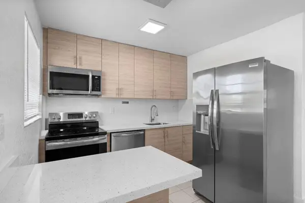 110 SE 2nd Street #103, Hallandale Beach, FL 33009
