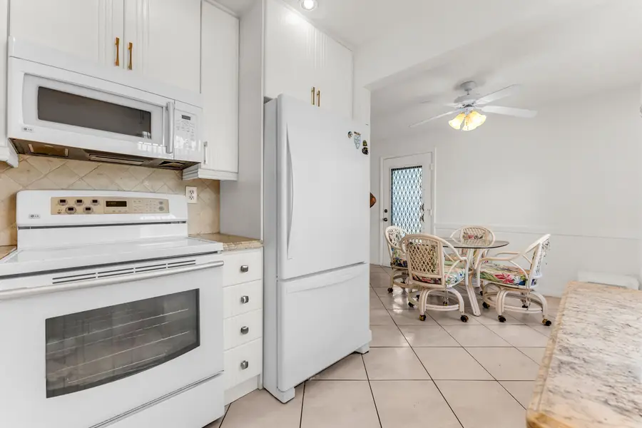 572 Flanders L #572, Delray Beach, FL 33484 - #3