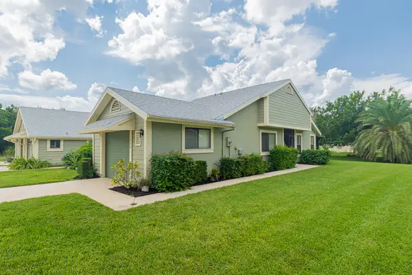 1566 SE Dewberry Court, Port St Lucie, FL 34952