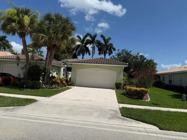 10664 Royal Caribbean Circle, Boynton Beach, FL 33437