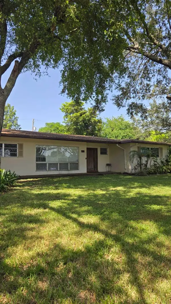 4511 E Country Club Circle, Plantation, FL 33317
