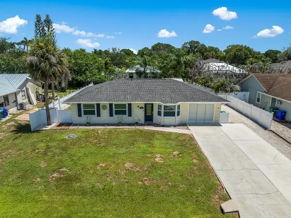 867 Clearmont Street, Sebastian, FL 32958