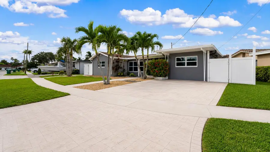 935 Nautilus Isle, Dania Beach, FL 33004 - #2