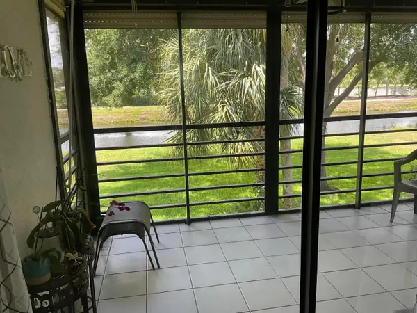 2910 SW 22nd Circle #212E, Delray Beach, FL 33445