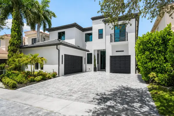 17931 Lake Azure Way, Boca Raton, FL 33496