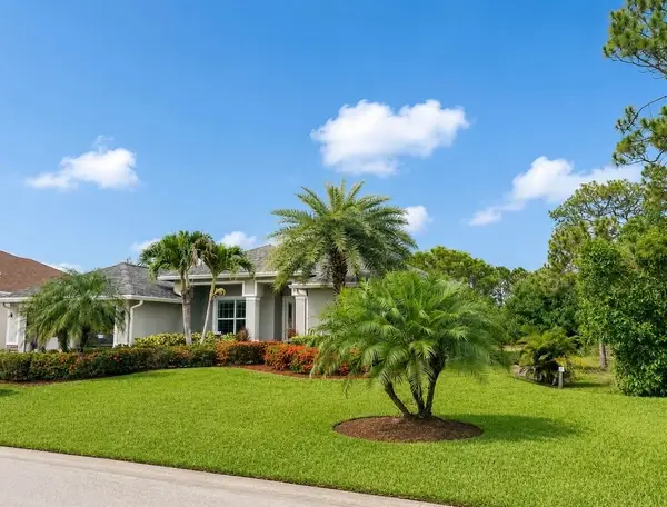 367 SW Vista Lake Drive, Port St Lucie, FL 34953