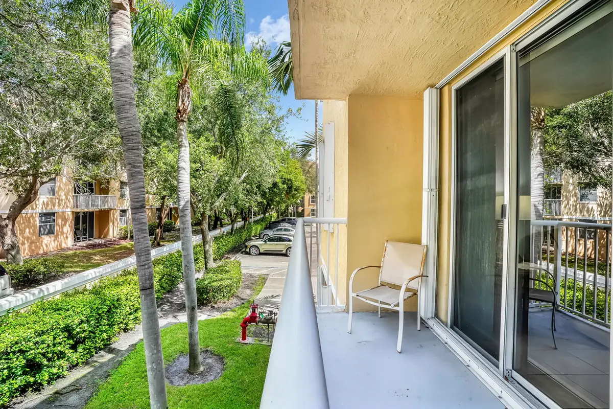 609 E Sheridan Street #208, Dania Beach, FL 33004 - #1