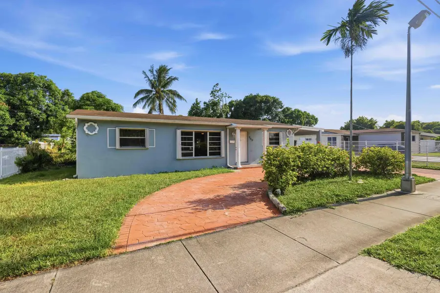 980 NW 183rd Street, Miami Gardens, FL 33169 - #2