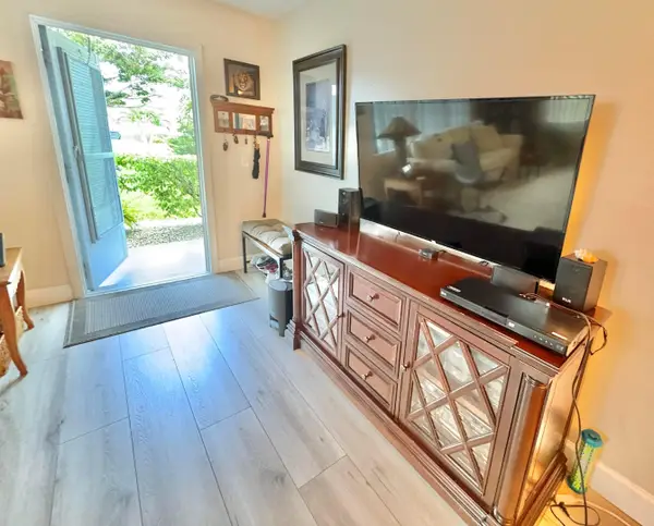 140 Windsor G, West Palm Beach, FL 33417