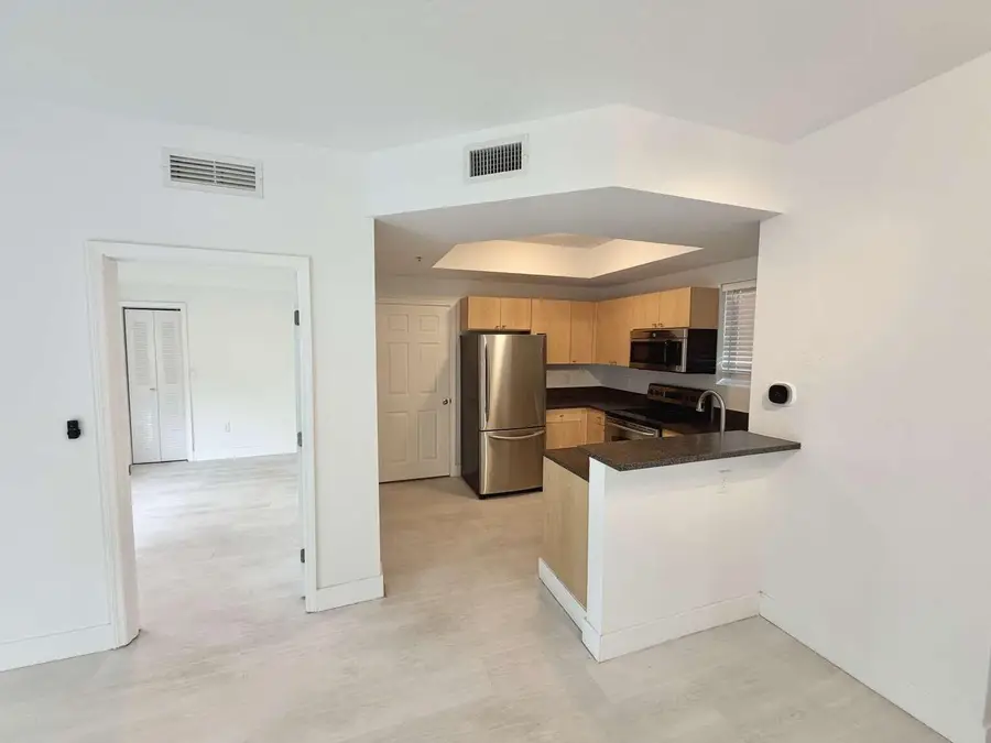7516 NE 1 Avenue #302, Miami, FL 33138 - #3