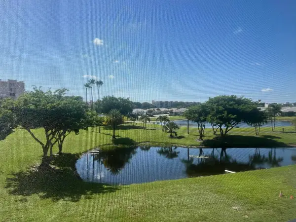7006 Huntington Lane #302, Delray Beach, FL 33446