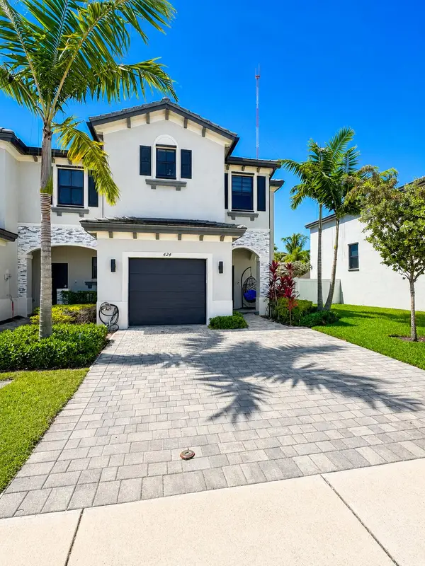 424 NW 203rd Terrace, Miami Gardens, FL 33169