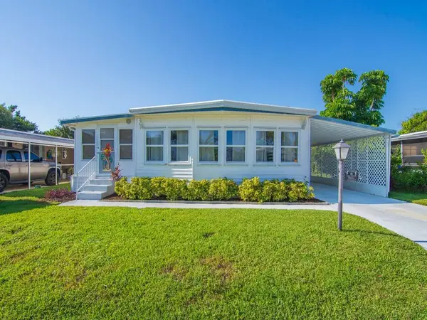 58 Village Lane, Jensen Beach, FL 34957