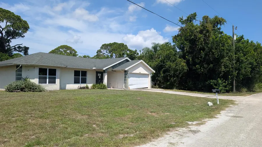 2501 Iroquois Avenue, Fort Pierce, FL 34946 - #2