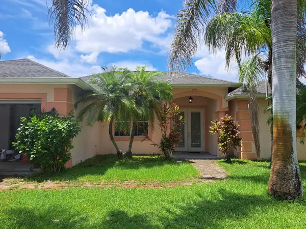 2262 SE Glover Street, Port St Lucie, FL 34984