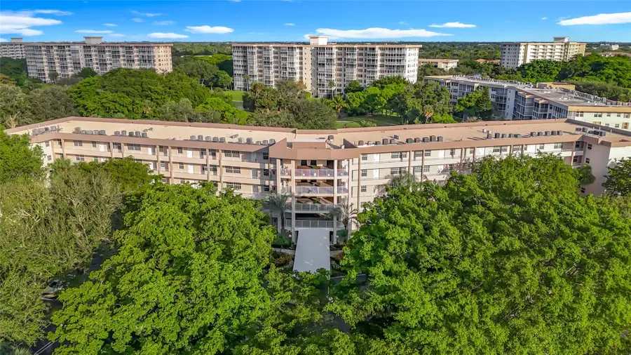 545 Oaks Lane #410, Pompano Beach, FL 33069 - #2