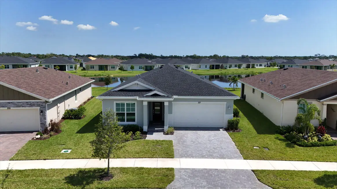 1113 SE Crosswood Way, Port Saint Lucie, FL 34984 - #1