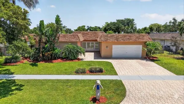 1820 SW 67th Terrace, Plantation, FL 33317