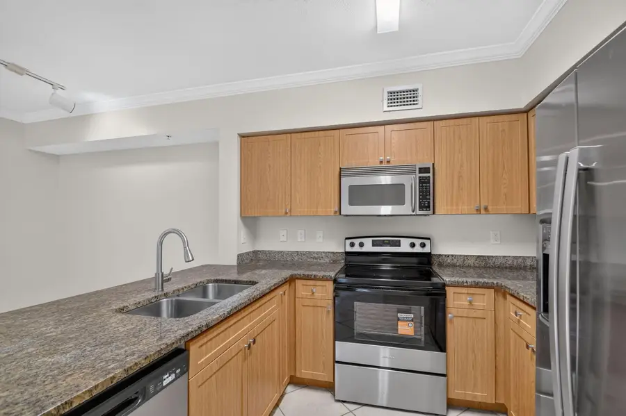 6370 Emerald Dunes Drive #203, West Palm Beach, FL 33411 - #2