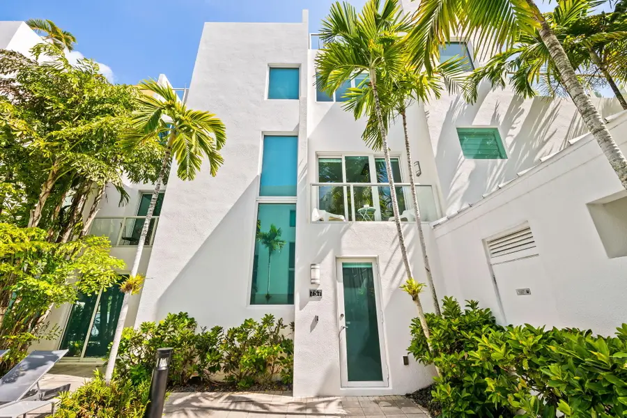 757 NE 4th Avenue, Fort Lauderdale, FL 33304 - #3
