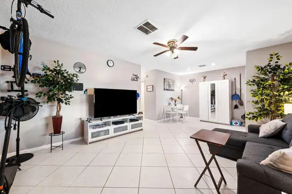 2100 NE 38th Street #205, Lighthouse Point, FL 33064