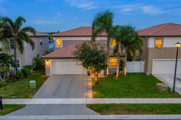 6642 Rainwood Cove Lane, Lake Worth, FL 33463