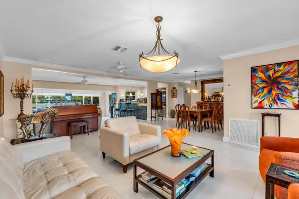 4221 NE 16th Avenue, Oakland Park, FL 33334
