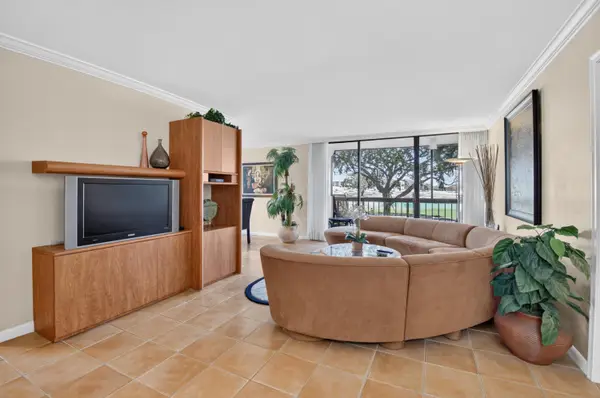 1721 Bridgewood Drive #1721, Boca Raton, FL 33434