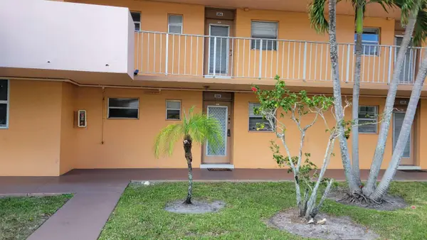 3001 NW 46th Avenue #104, Lauderdale Lakes, FL 33313