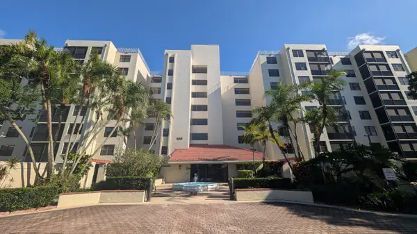 105 Lake Emerald Drive #810, Oakland Park, FL 33309