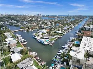 1050 SE 14th Place #15B, Fort Lauderdale, FL 33316