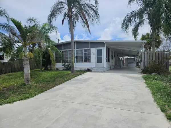 8392 SE Skylark Avenue, Hobe Sound, FL 33455