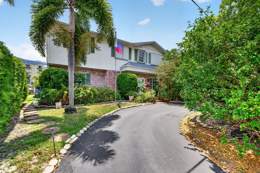 1636 SE 14th Street, Fort Lauderdale, FL 33316 - #3