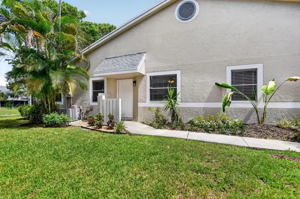 1971 Discovery Circle E, Deerfield Beach, FL 33442