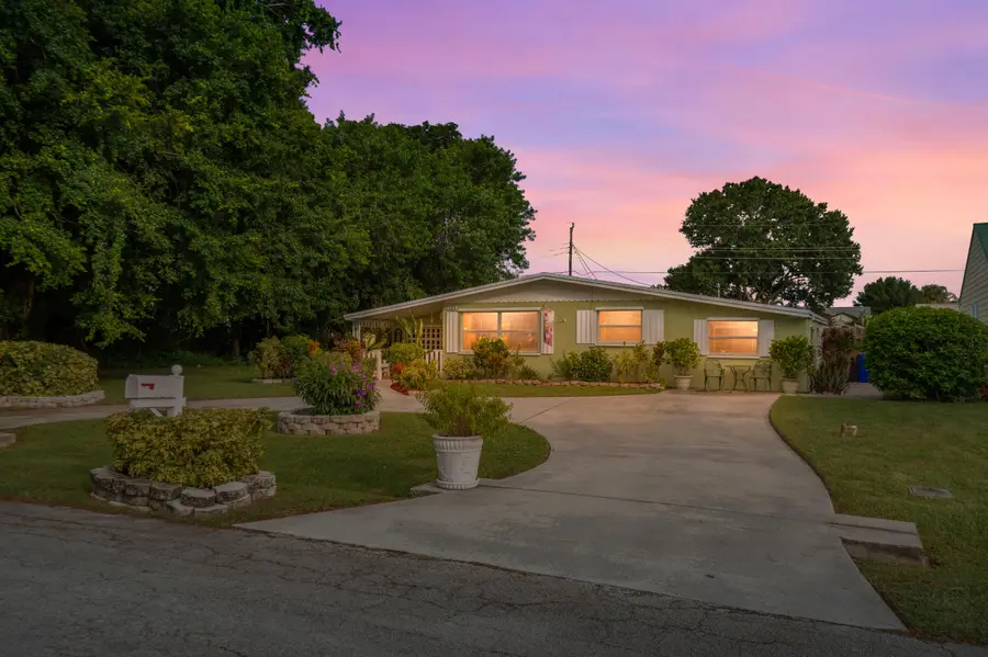 2330 SE Madison Street, Stuart, FL 34997 - #2