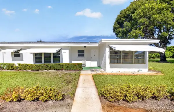 7205 W Oakridge Circle, Lake Worth, FL 33462