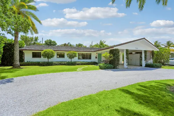 704 Pelican Way, North Palm Beach, FL 33408