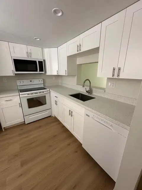6751 N University Drive #312, Tamarac, FL 33321