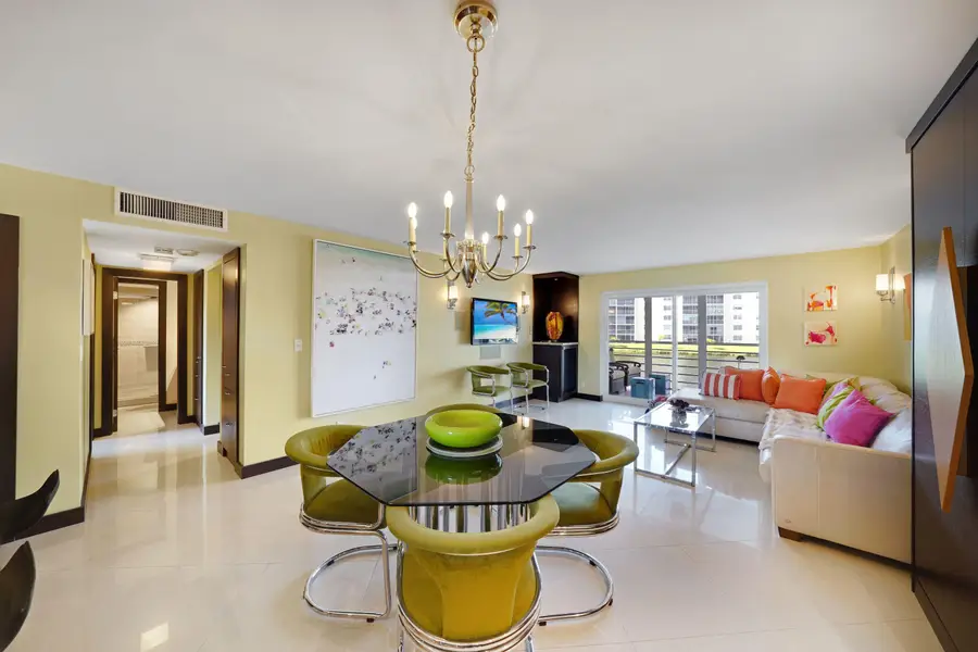 311 SE 3rd Street Se #207, Dania Beach, FL 33004 - #2