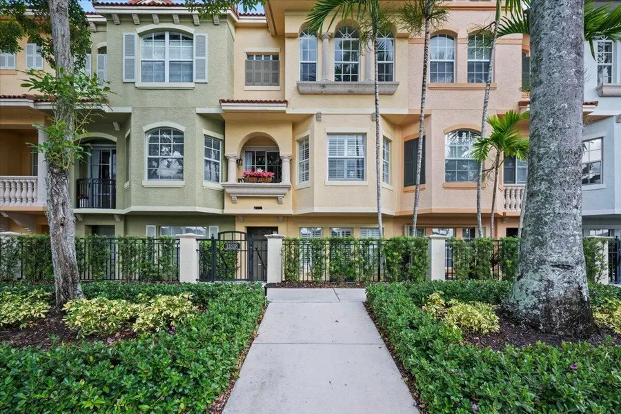 11818 Valencia Gardens Avenue, Palm Beach Gardens, FL 33410 - #3