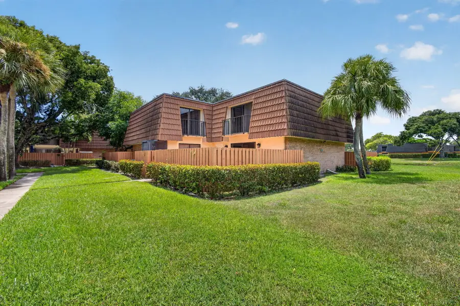 185 Charter Way, West Palm Beach, FL 33407 - #2