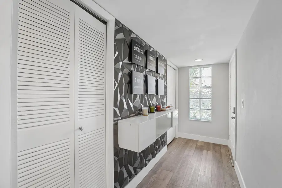 327 Lakeview Drive #203, Weston, FL 33326 - #2
