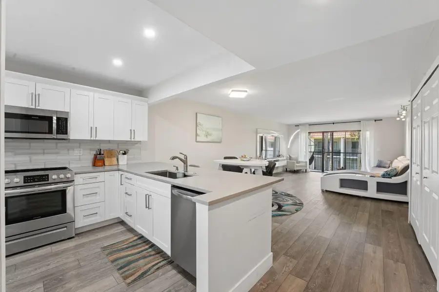 327 Lakeview Drive #203, Weston, FL 33326 - #3