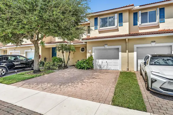 3028 N Evergreen Circle, Boynton Beach, FL 33426