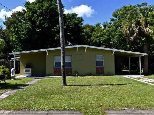 2021 Hills Court, Fort Pierce, FL 34950