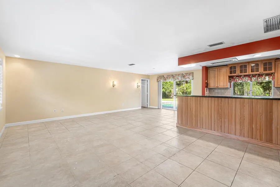 8645 Square Lake Drive, Palm Beach Gardens, FL 33418 - #2