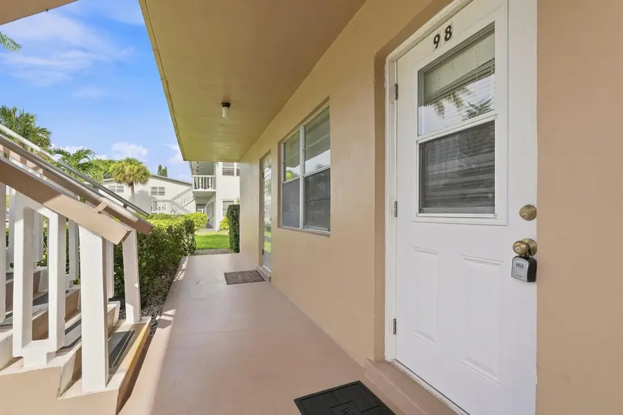 98 Norwich E, West Palm Beach, FL 33417 - #2