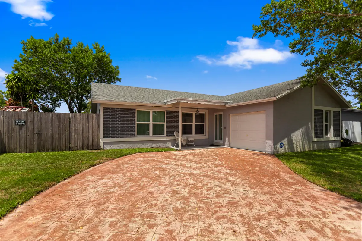 8621 NW 3rd Street, Pembroke Pines, FL 33024 - #1