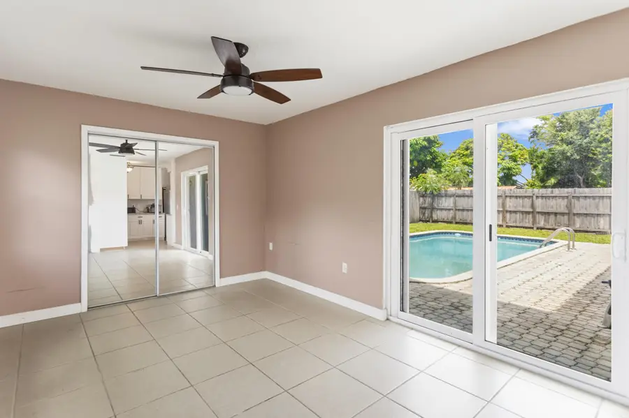 8621 NW 3rd Street, Pembroke Pines, FL 33024 - #3
